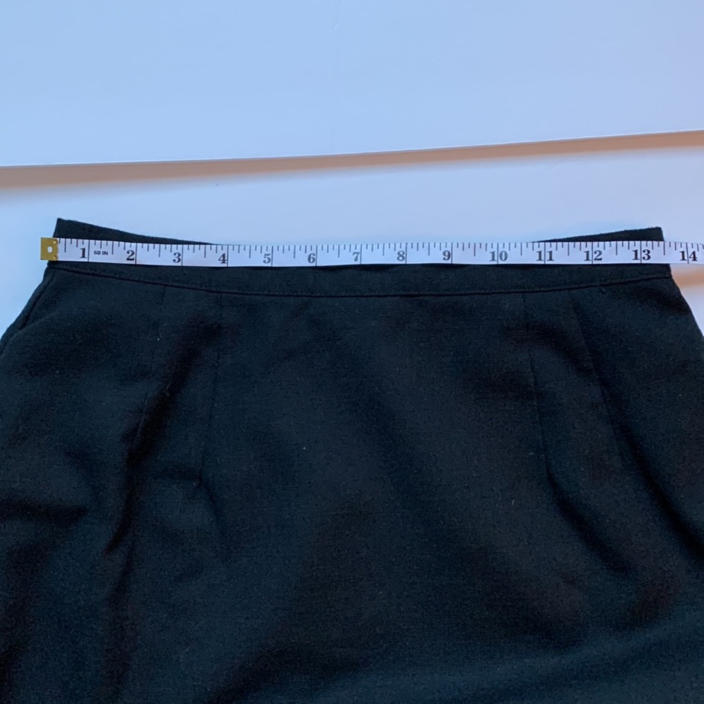 Issac Hazan Black Pencil skirt, size 10, back button/zip closure, back slit - Picture 5 of 8